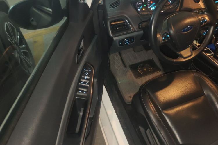 Used Ford Escort 2015 1.5L Automatic Fashion Model Driver Seat