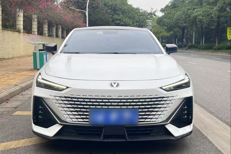 Used CHANGAN UNI-V 2022 1.5T Prestige Version Exterior 4