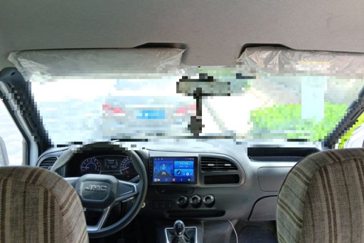 Used JMC Transit 2019 2.8T Commercial Version Short Wheelbase Mid-Roof 6-Seater China VI JX493 Center Console