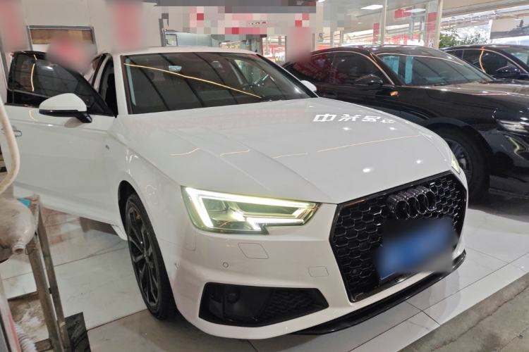 Used Audi A4L 2019 40 TFSI Fashion Edition China VI Emission Standard
