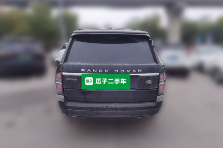 Used Land Rover Range 2022 3.0 L6 400 PS Classic Extended Version
