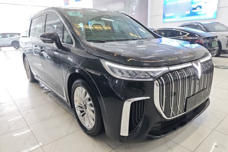 Used VOYAH Dream 2024 EV Long-Range Premium Edition Front Right 45 Deg