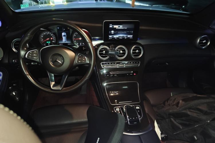 Used Mercedes-Benz GLC 2018 GLC 260 4MATIC Luxury Model