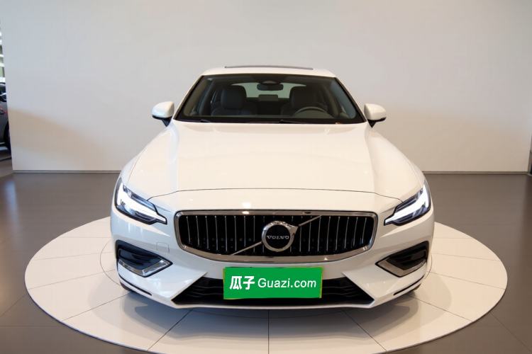 Used Volvo S60 2026 Model B4 Zhiyi Luxury Edition Front