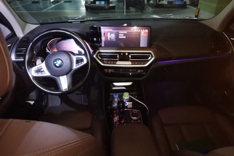 Used BMW X3 2022 Facelift xDrive30i Luxury Edition M Night Edition Package Center Console