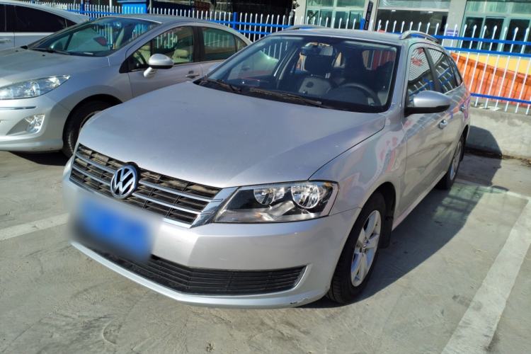 Used Volkswagen Gran Lavida 2013 1.6L Automatic Fashion Model