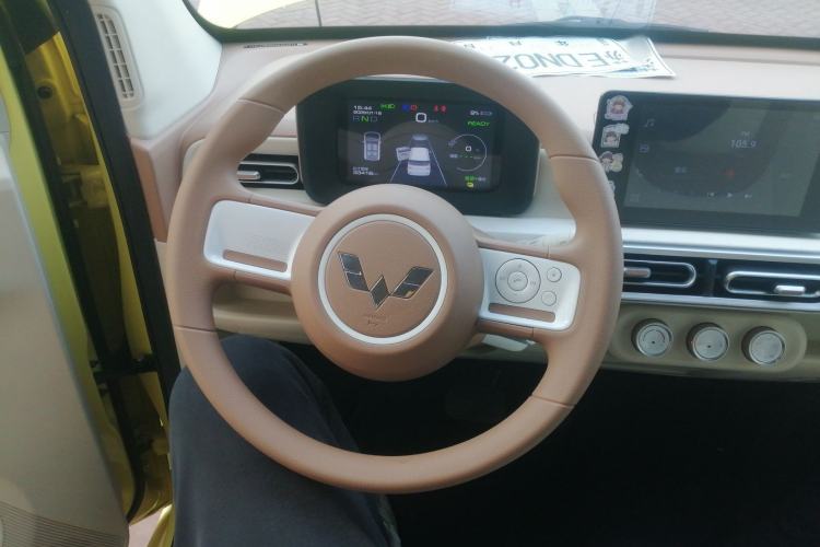 Used Wuling Hongguang MINIEV 2024 3rd Generation 215km Advanced Version
