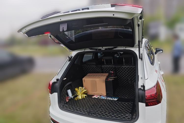 Used Volkswagen Tayron 2019 380TSI Four-Wheel Drive R-Line China VI-standard Trunk