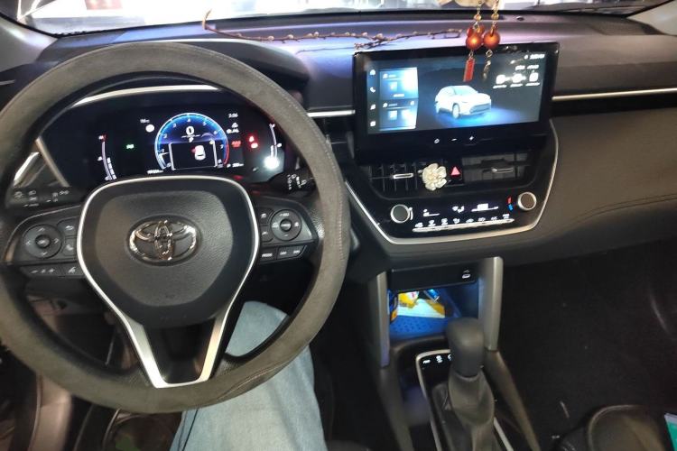Used Toyota FRONTLANDER 2024 2.0L CVT Luxury Edition Center Console