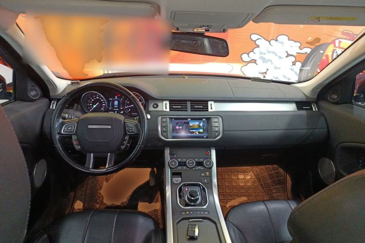 Used Land Rover Range Evoque 2017 2.0T SE Smart Glow Edition Center Console