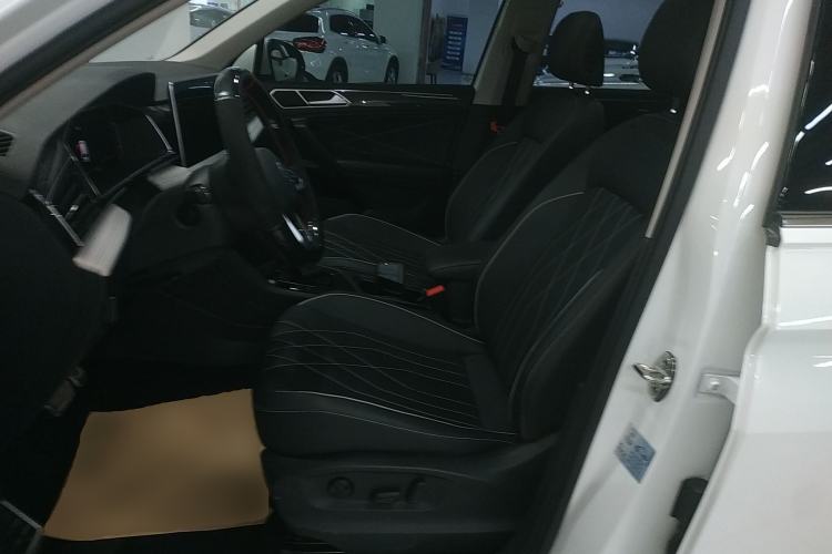 Used Volkswagen Tiguan L 2024 330TSI Automatic Two-Wheel Drive R-Line Enhanced Edition Left Front Seat