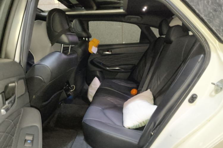 Used Toyota Avalon 2019 2.5L Touring Premium Version China VI Standard
