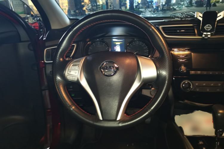 Used Nissan Qashqai 2016 2.0L CVT Elite Edition Steering Wheel