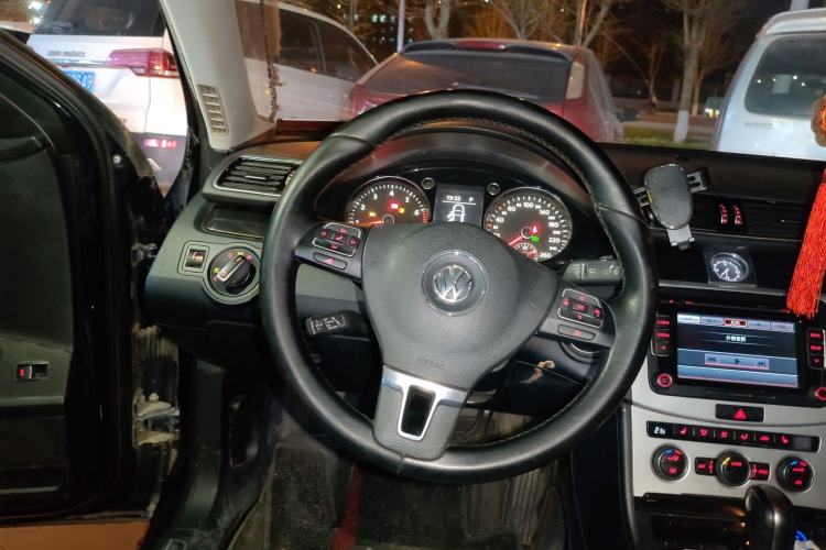 Used Volkswagen Magotan 2015 1.8TSI Luxury Model
