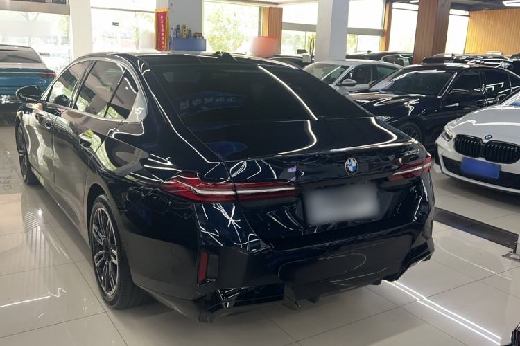 Used BMW 5 Series 2025 525Li M Sport Package Exterior 2