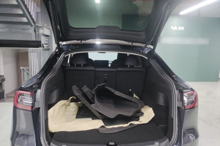 Used Tesla Model Y 2024 Rear-Wheel-Drive Version
