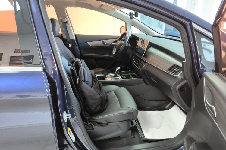 Used BYD Song MAX New Energy 2019 DM 1.5T Smart Connect Advanced 7-Seater China VI Standard Right Front Seat