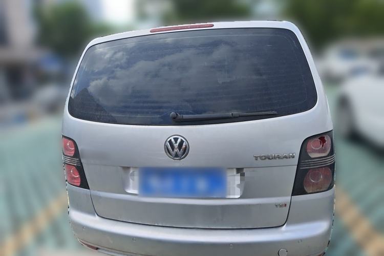 Used Volkswagen Touran 2011 1.4T Manual ZhiShang Edition 5-seater
