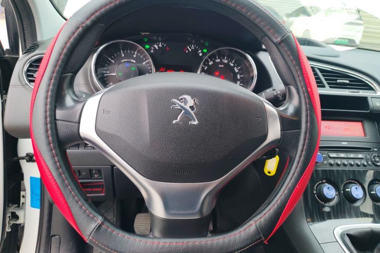 Used Peugeot 3008 2015 2.0L Manual Classic Edition Steering Wheel