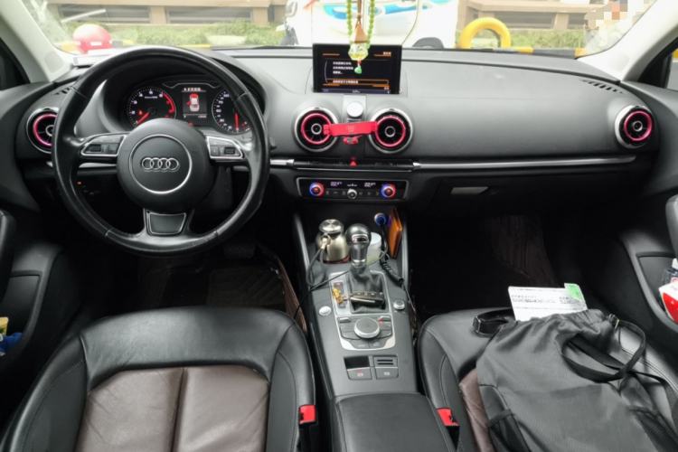 Used Audi A3 2016 Limousine 40 TFSI Style Edition Center Console