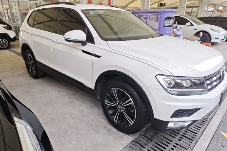 Used Volkswagen Tiguan L 2021 280TSI Automatic Two-Wheel Drive Comfort Edition – Low-Trim Version