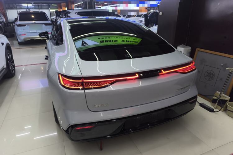 Used Geely Galaxy Galaxy 8 2025 130km EM-P Starship Edition