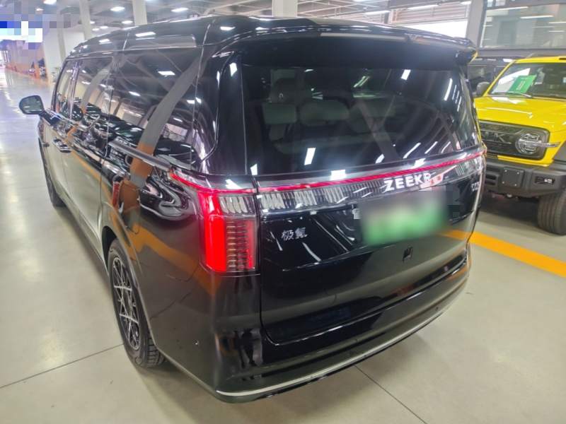 Used Zeekr 009 2024 7-Seater Walk-Through Version Four-Wheel Drive 108 kWh — 4