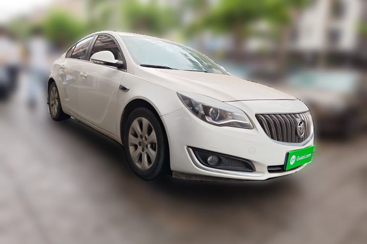 Used Buick Regal 2015 1.6T Leading Technology Model Front Right 45 Deg