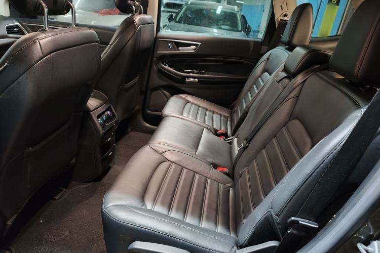 Used Ford Edge 2016 EcoBoost 245 Two-Wheel-Drive Titanium 7-Seater