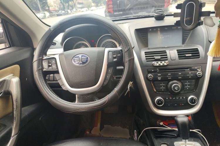 Used Bestune X80 2013 2.0L automatic comfort version