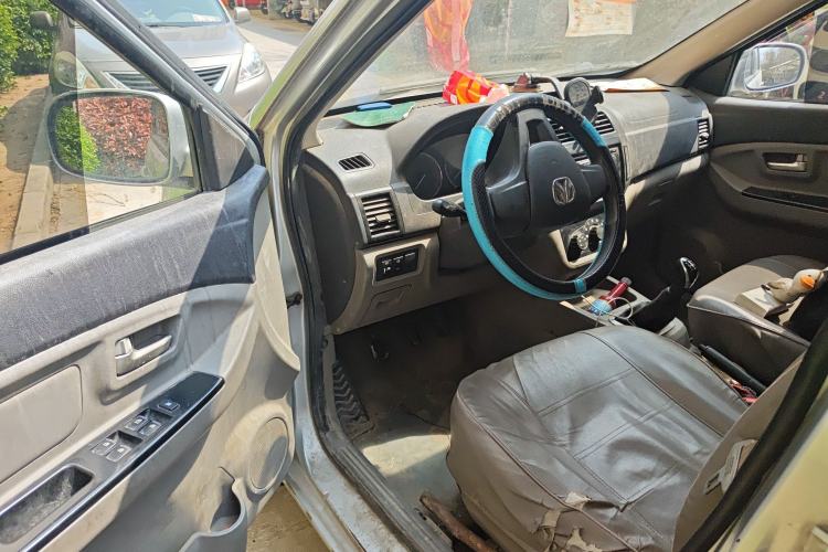 Used BAIC Weiwang M20 2014 1.5L Basic Version DAM15DL Driver Seat