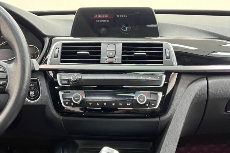 Used BMW 3 Series GT 2019 320i Sport Edition Interior 8