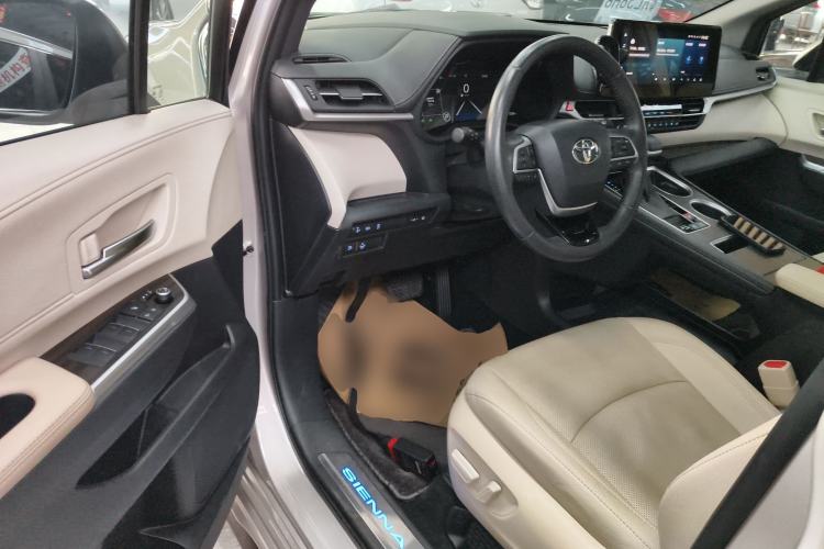 Used Toyota Sienna 2021 2.5L Hybrid Ultimate Edition