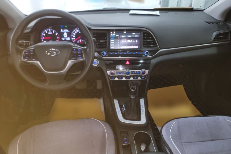 Used Hyundai Elantra (6th Generation / Lingdong) 2019 1.5L CVT Smart & Luxurious Trim Interior 2
