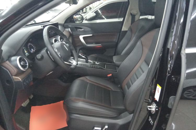 Used Wey VV5 2021 1.5T Two-Wheel Drive Color Pioneer
