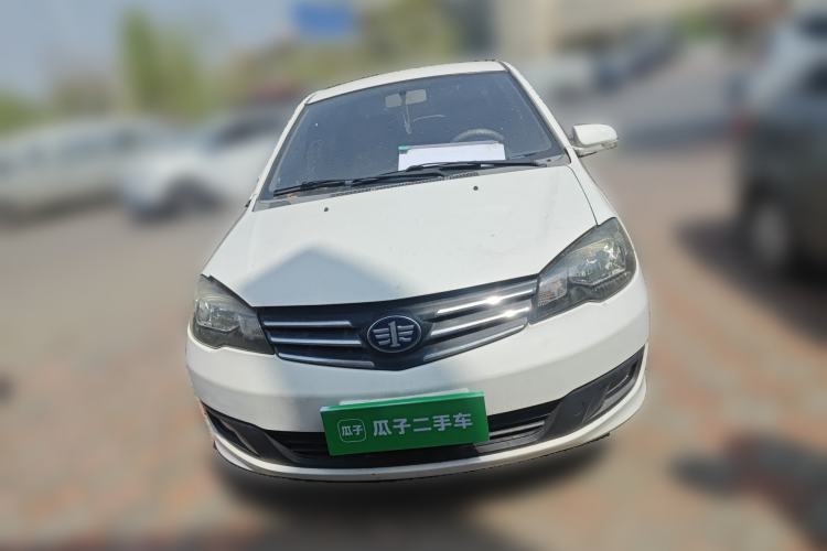 Used FAW Weizhi V5 2013 1.5L Manual Entry-Level Model China IV Standard Front