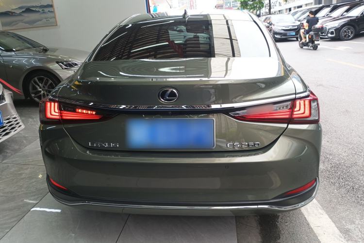 Used Lexus ES 2022 260 Excellence Edition Rear
