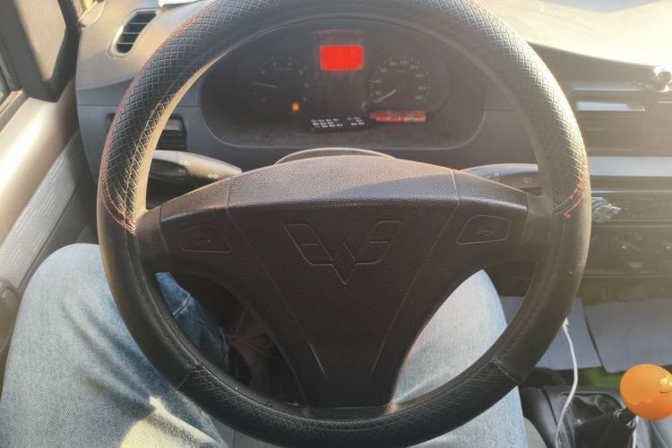 Used Wuling Rongguang 2011 1.2L Base Version
