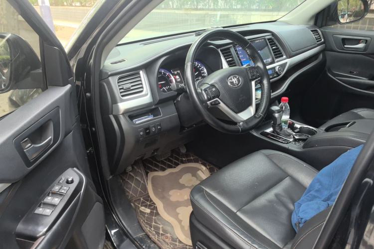 Used Toyota Highlander 2018 2.0T Four-Wheel Drive Prestige Version 7 Seats China V Emission Standard Driver Seat