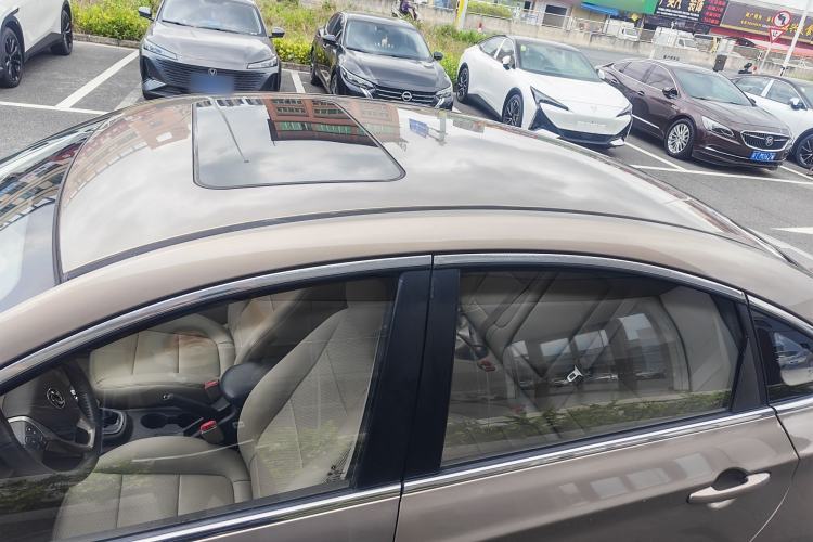 Used FORTHING Joyear S50 2014 1.6L CVT Luxury Model Roof