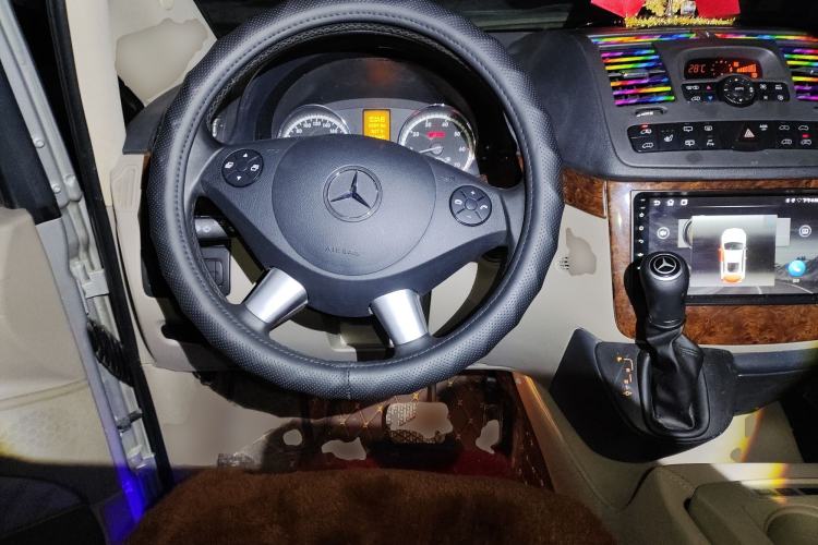 Used Mercedes-Benz Viano 2011 2.5L Navigator Edition