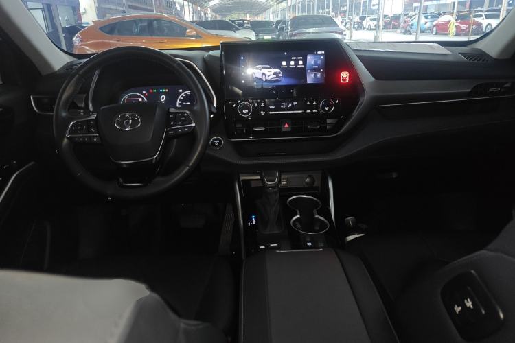 Used Toyota Highlander 2024 2.5L Smart Electric Hybrid Dual-Motor Two-Wheel Drive Luxury Version 7 Seats