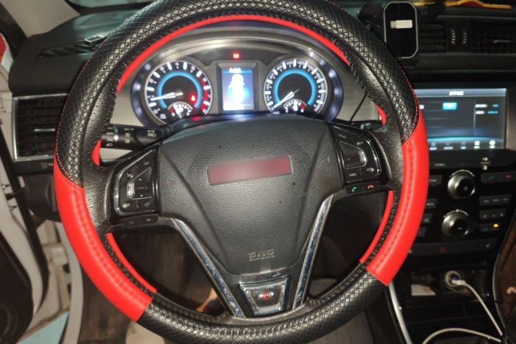 Used Haval H2 2014 1.5T Manual Two-Wheel Drive Elite Edition Steering Wheel
