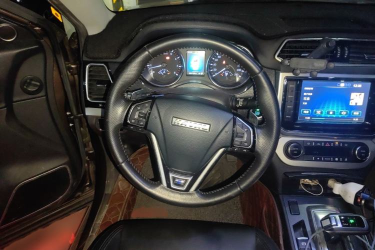 Used Haval H6 Coupe 2017 Blue Label 2.0T Automatic Two-Wheel Drive Urban Model Steering Wheel