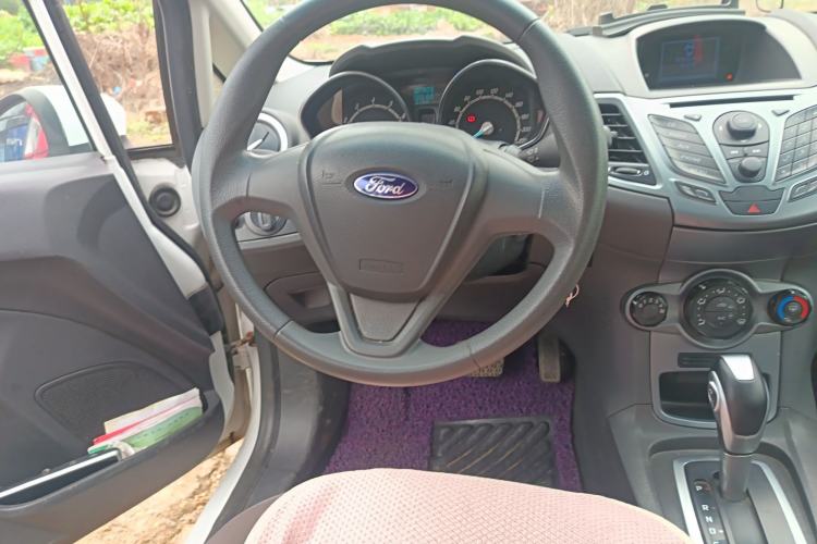 Used Ford Fiesta 2013 Hatchback 1.5L Automatic Fashion Edition
