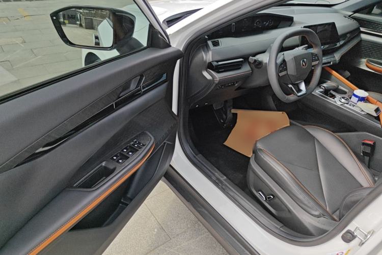 Used CHANGAN UNI-V 2022 1.5T Prestige Version
