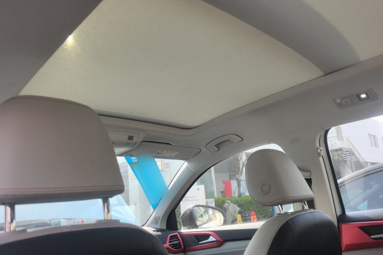 Used Volkswagen Tharu 2024 300TSI Two-Wheel-Drive Moon Luxury Edition Headliner