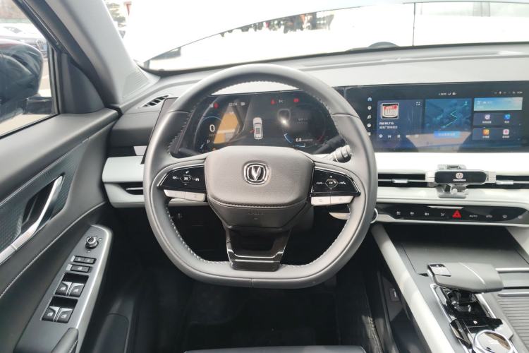 Used Changan CS75 PLUS 2024 3rd Generation Champion Edition 1.5T Intelligent Drive Dynamic Model
