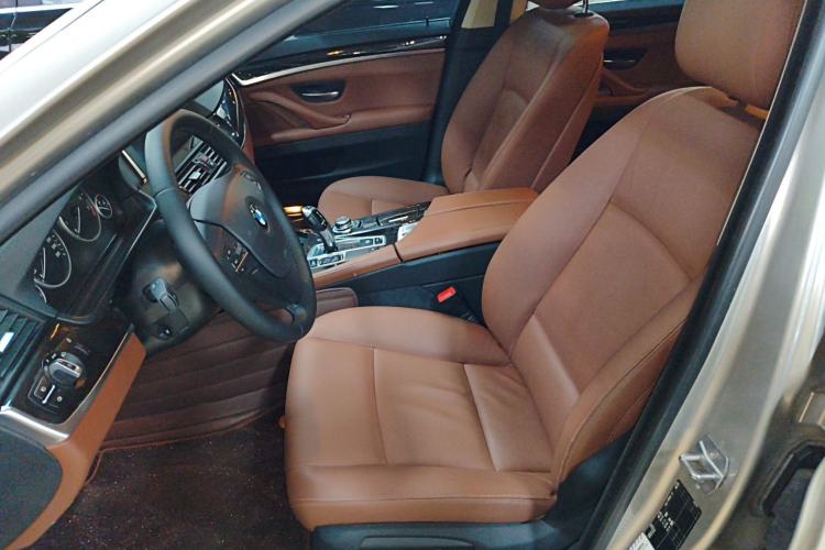 Used BMW 5 Series 2014 525Li Leading Model
