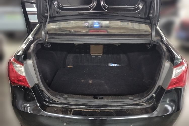 Used Hyundai Celesta 2011 1.6L Automatic Luxury Version Trunk